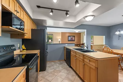 11924 W Ohio Ave, West Allis, WI 53227 - Photo 10