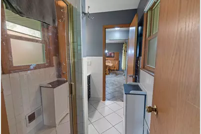 11924 W Ohio Ave, West Allis, WI 53227 - Photo 18