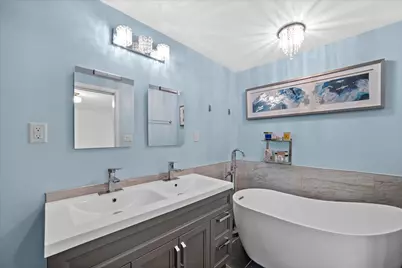 8927 N Navajo Rd, Bayside, WI 53217 - Photo 8