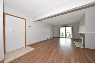 10625 N Ivy Ct, Mequon, WI 53092 - Photo 4