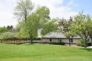 10625 N Ivy Ct, Mequon, WI 53092 - Photo 26