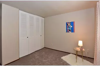 6081 W Calumet Rd, Milwaukee, WI 53223 - Photo 20