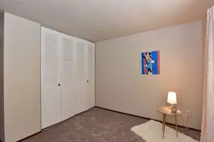 6081 W Calumet Rd, Milwaukee, WI 53223 - Photo 20