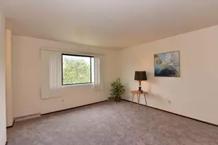 6081 W Calumet Rd, Milwaukee, WI 53223 - Photo 14