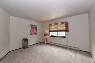 6081 W Calumet Rd, Milwaukee, WI 53223 - Photo 18