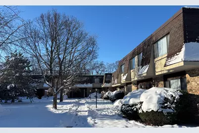 6081 W Calumet Rd, Milwaukee, WI 53223 - Photo 28