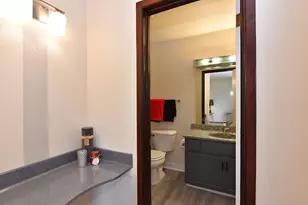 6081 W Calumet Rd, Milwaukee, WI 53223 - Photo 16