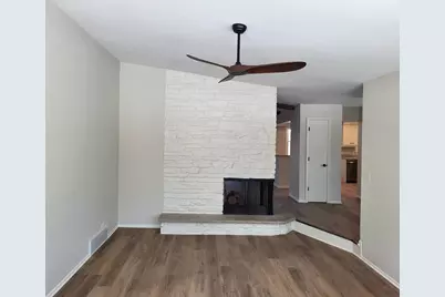 2465  Lionel Ct, Brookfield, WI 53045 - Photo 4