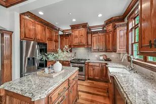 2425 S Superior St, Milwaukee, WI 53207 - Photo 16