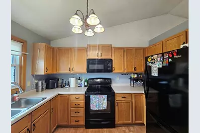 1016  Springs Rd, Fond du Lac, WI 54935 - Photo 4