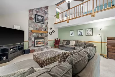 13785 W Maria Dr, New Berlin, WI 53151 - Photo 6