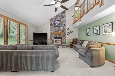 13785 W Maria Dr, New Berlin, WI 53151 - Photo 2