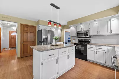 13785 W Maria Dr, New Berlin, WI 53151 - Photo 32