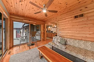 1819 W Holmes Ct, Milwaukee, WI 53221 - Photo 18