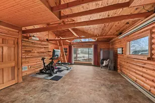 1819 W Holmes Ct, Milwaukee, WI 53221 - Photo 16