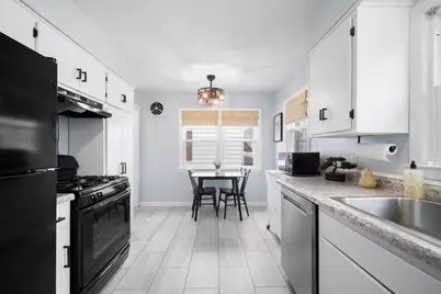 172 N 92nd St, Milwaukee, WI 53226 - Photo 6