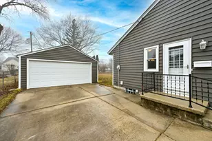 2621 S 85th St, West Allis, WI 53227 - Photo 2