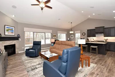 8724  Shady Oak Trl, Racine, WI 53406 - Photo 2