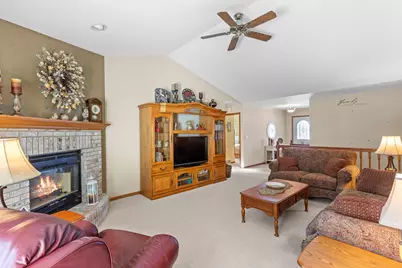 5311  Heatherfield Ct, Sheboygan, WI 53083 - Photo 16