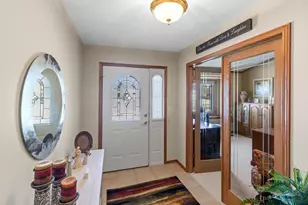 5311 Heatherfield Ct, Sheboygan, WI 53083 - Photo 6