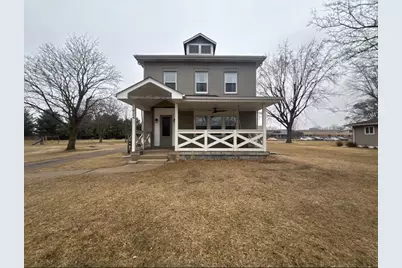 924 W Main St, Palmyra, WI 53156 - Photo 1