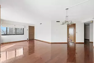 1633 N Prospect Ave, Milwaukee, WI 53202 - Photo 2