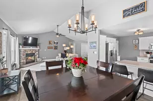 1227 Oriole Dr, Oconomowoc, WI 53066 - Photo 10