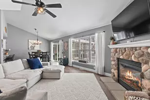 1227 Oriole Dr, Oconomowoc, WI 53066 - Photo 8