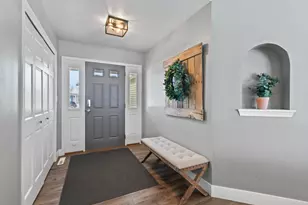 1227 Oriole Dr, Oconomowoc, WI 53066 - Photo 6