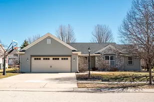 1227 Oriole Dr, Oconomowoc, WI 53066 - Photo 1