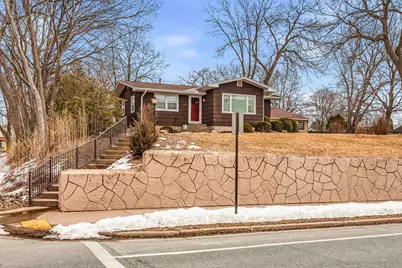 203  3rd Ave, Onalaska, WI 54650 - Photo 2