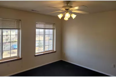 530  Windstone Dr #303, Hartland, WI 53029 - Photo 4