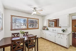 3254 S 121st St, West Allis, WI 53227 - Photo 10