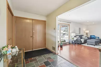 3254 S 121st St, West Allis, WI 53227 - Photo 4