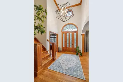 923 N Evergreen Cir, Hartland, WI 53029 - Photo 6