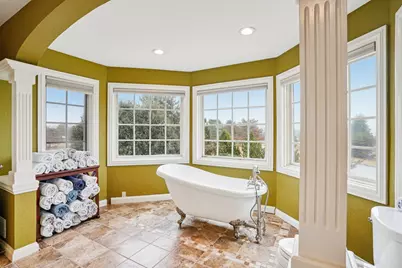 923 N Evergreen Cir, Hartland, WI 53029 - Photo 90