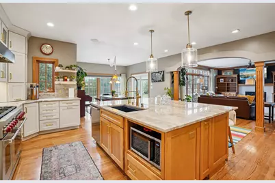 923 N Evergreen Cir, Hartland, WI 53029 - Photo 16