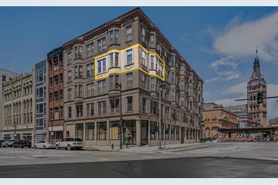 108 W Wells St #4D, Milwaukee, WI 53203 - Photo 2