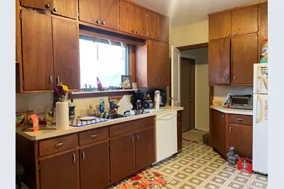 825 S 17th St, Sheboygan, WI 53081 - Photo 2