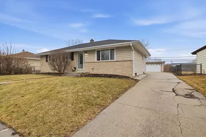 2232 W Carrington Ave, Oak Creek, WI 53154 - Photo 2