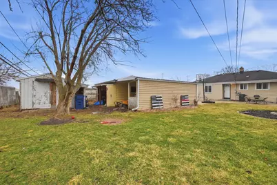 2232 W Carrington Ave, Oak Creek, WI 53154 - Photo 32