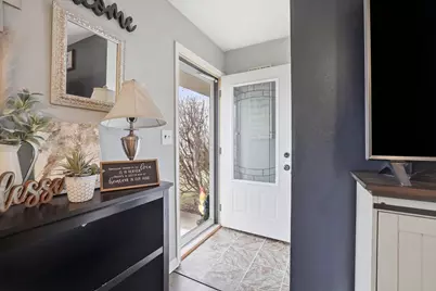 2232 W Carrington Ave, Oak Creek, WI 53154 - Photo 4