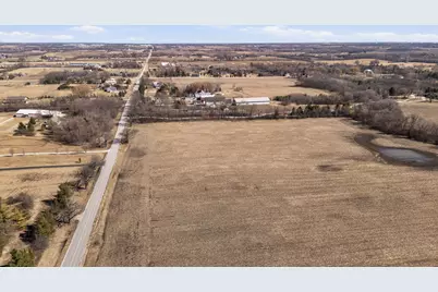 8319 W 3 Mile Rd, Racine, WI 53126 - Photo 4