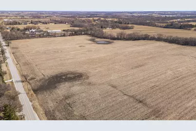 8319 W 3 Mile Rd, Racine, WI 53126 - Photo 16