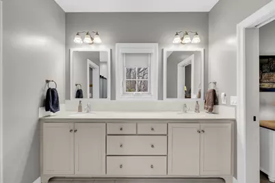 8902  Shadowood Trl, Racine, WI 53406 - Photo 14