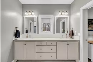 8902 Shadowood Trail, Racine, WI 53406 - Photo 14