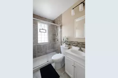 2520 E Crescent St, Racine, WI 53403 - Photo 6