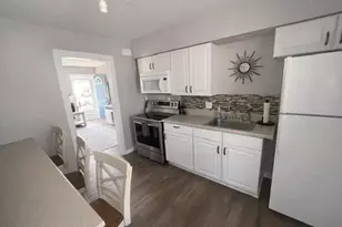 2520 E Crescent St, Racine, WI 53403 - Photo 4