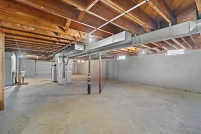 5389 S 51st St, Greendale, WI 53129 - Photo 18