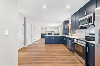 5389 S 51st St, Greendale, WI 53129 - Photo 4